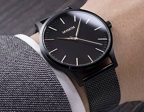 uno de los relojes mvmt