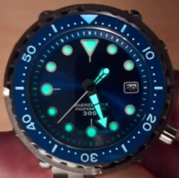 uno de los relojes Addiesdive